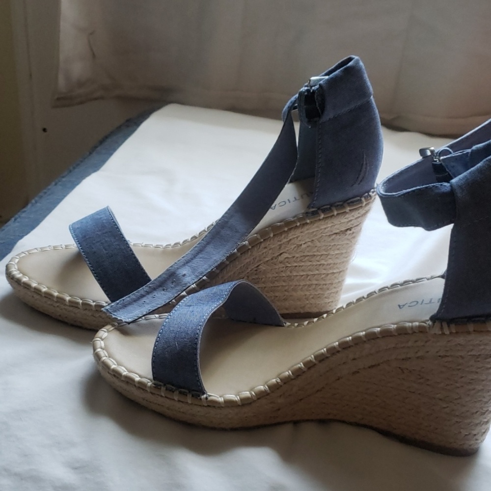 Shoes - Picture 4 of 4